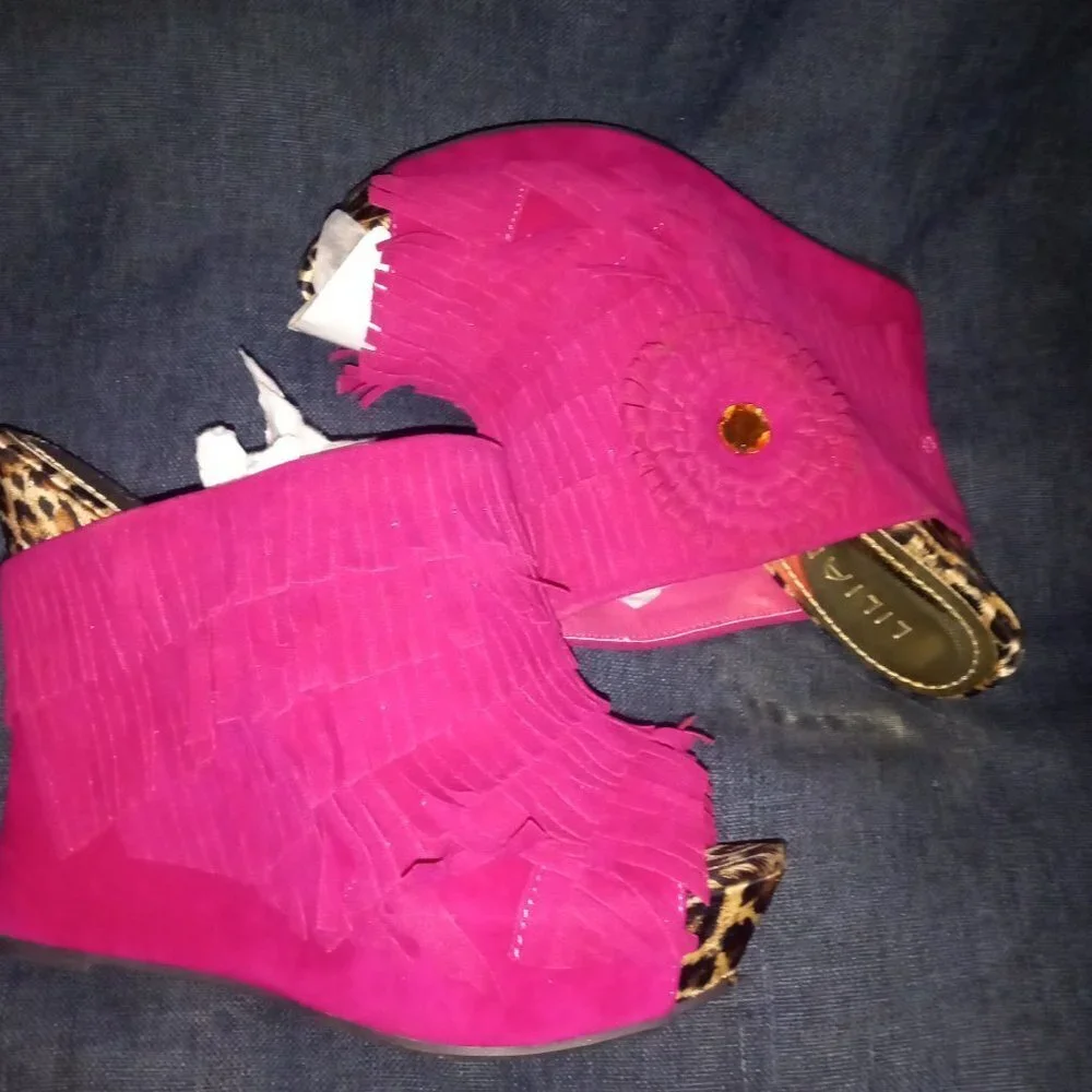 Lillianna blocked suede approximately